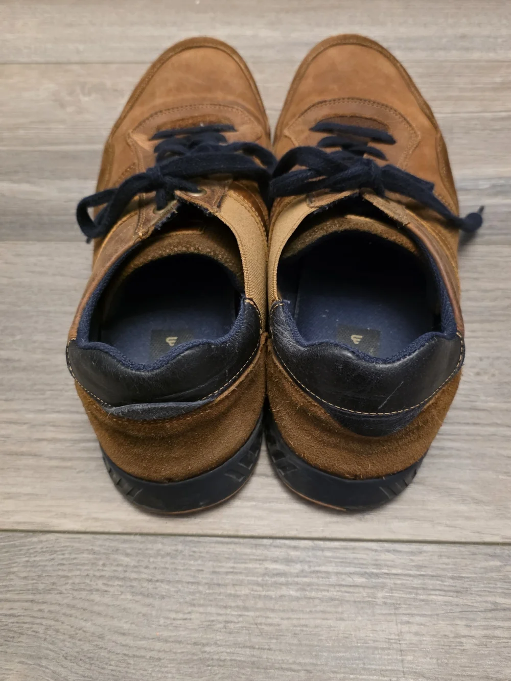 Men's Tan Suede Lace-Up Sneakers - Casual Everyday Comfort